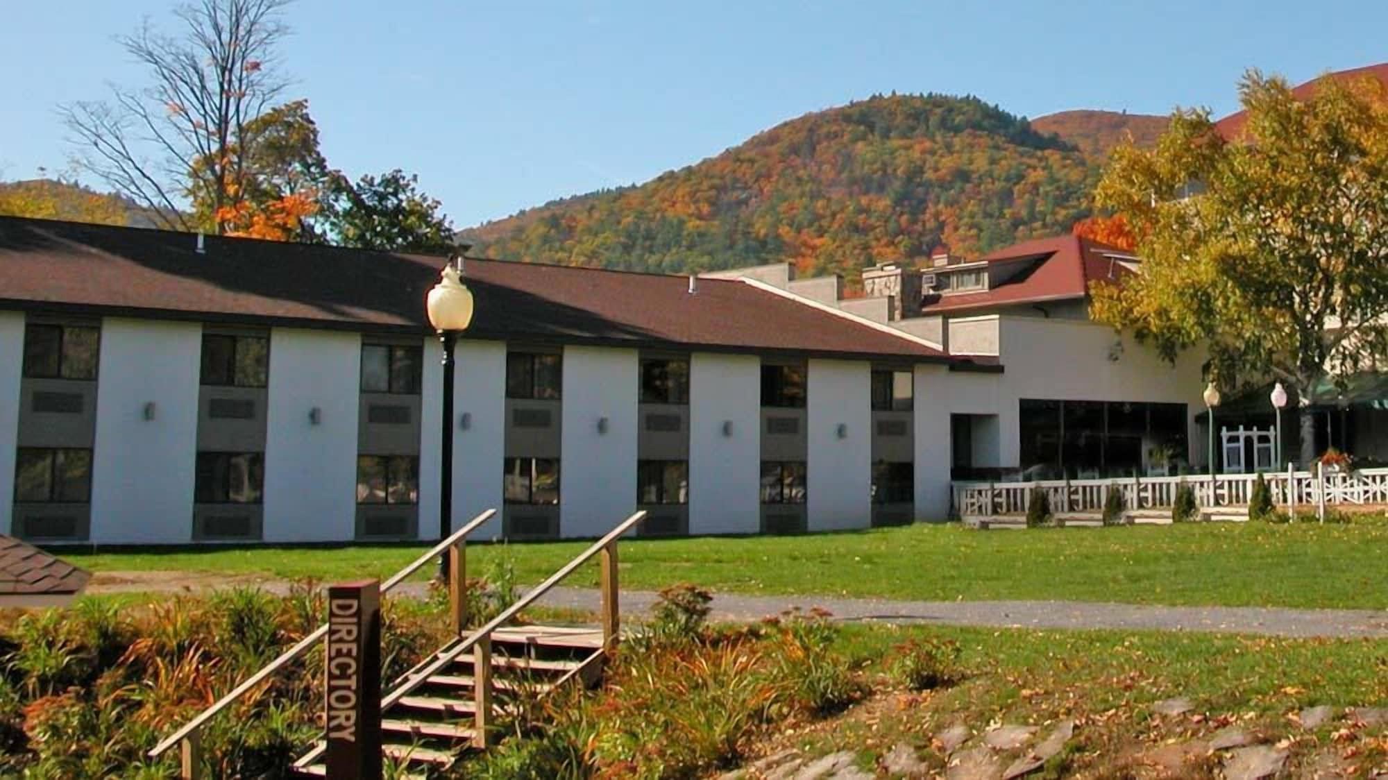 Fort William Henry Hotel Lake George Exterior photo