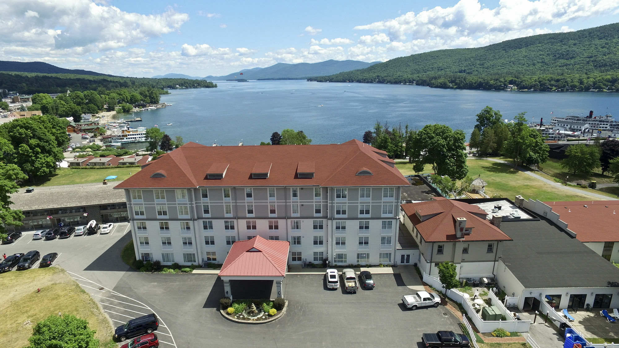 Fort William Henry Hotel Lake George Exterior photo